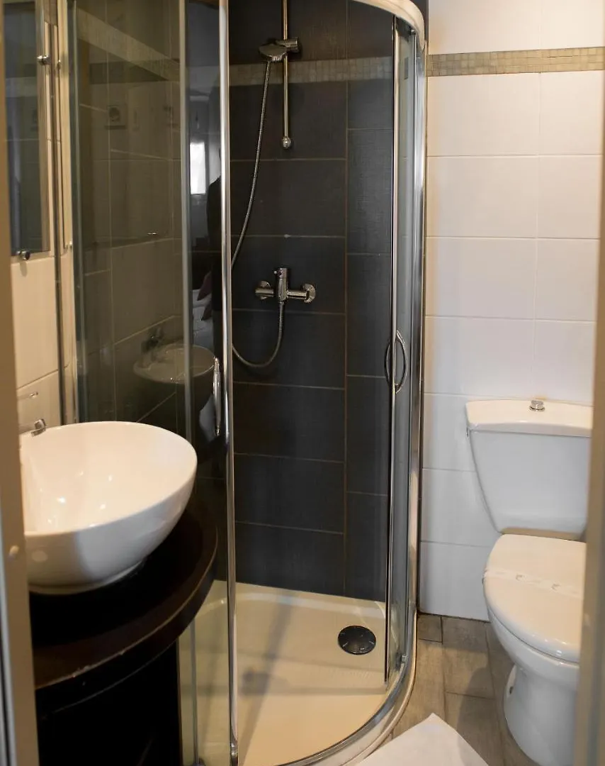 Top Motel Istres 2*,  France