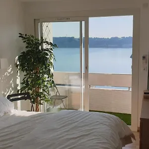 T3 65 M² Avec Vue Superbe Sur Etang De L'olivier Et Le Jet D'eau Appartement